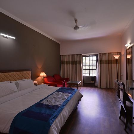Hotel North Park Panchkula Eksteriør bilde
